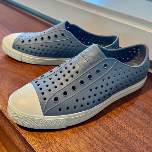 Native Jefferson Grey Slip-On Lightweight Shoe Unisex, Mens 6 Womens 8, NEW! - Picture 2 of 7